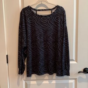 Isaac Mizrahi 2X animal print long sleeve blouse